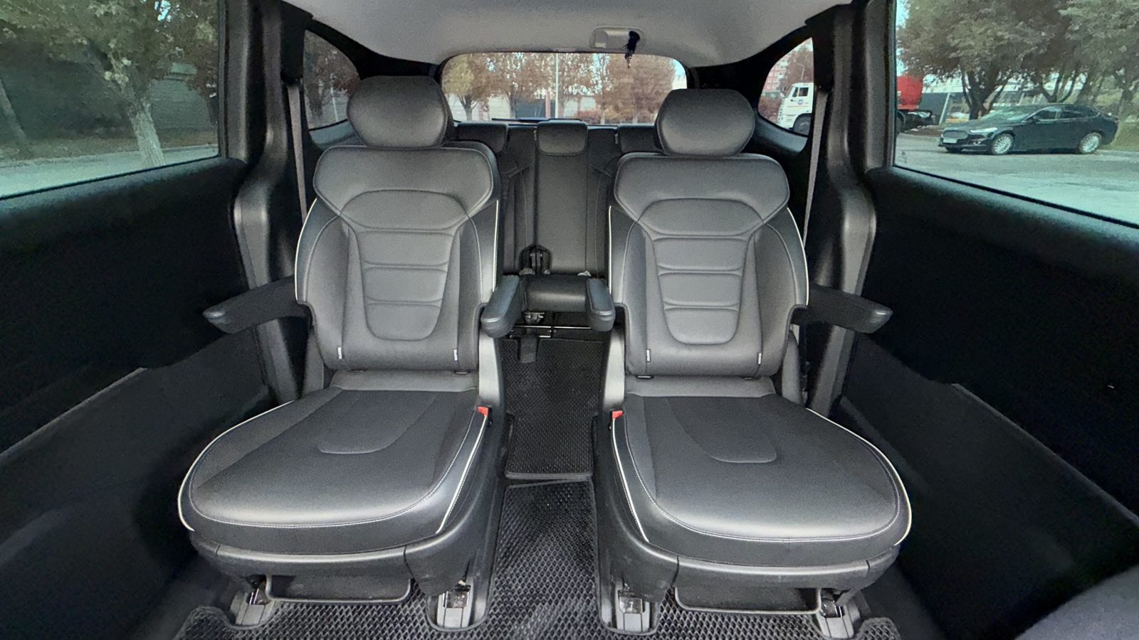 Hyundai Custin Rental in Astana — photo 6