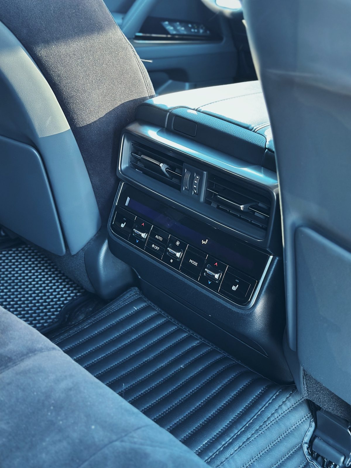 Аренда Lexus LX 600 в Астане — фото 10