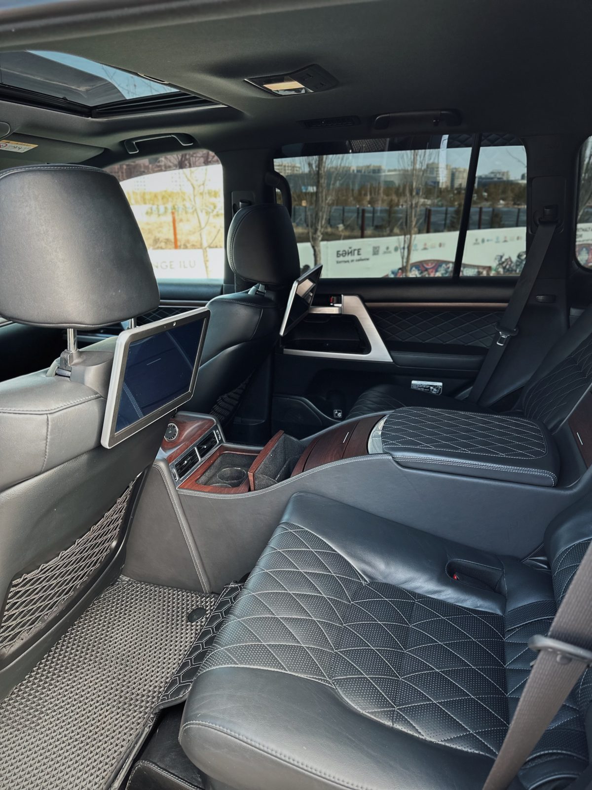 Аренда Toyota Land Cruiser 200 в Астане — фото 7