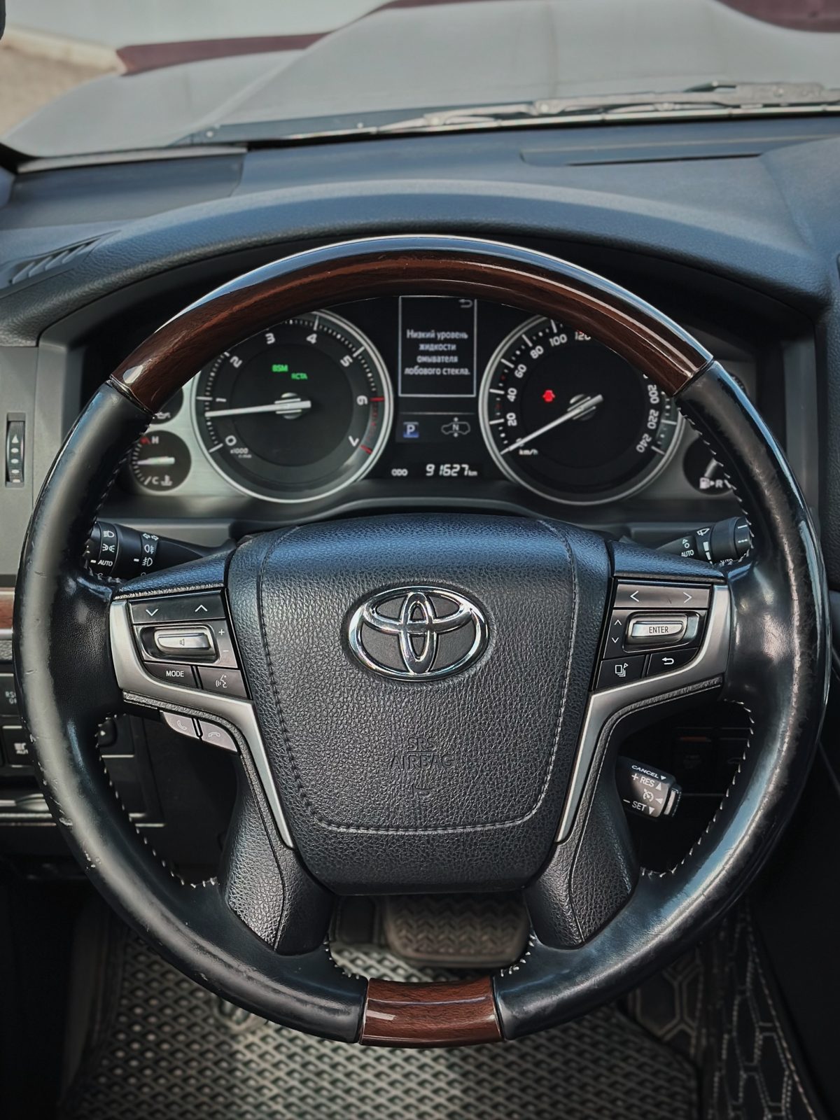 Аренда Toyota Land Cruiser 200 в Астане — фото 9